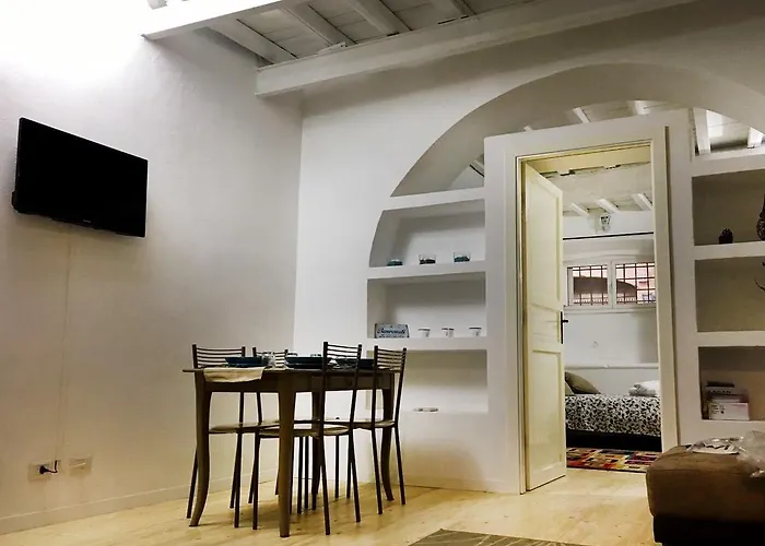 Exclusive In Rome Arco Degli Acetari